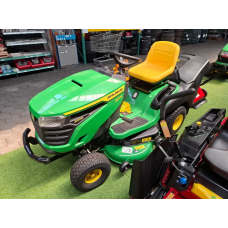John Deere X167R zitmaaier geelnr 6 John Deere X167R zitmaaier geelnr 6